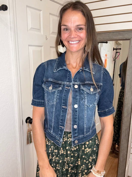 HADDIE CROPPED SHORT SLEEVE DENIM JACKET - RISEN
