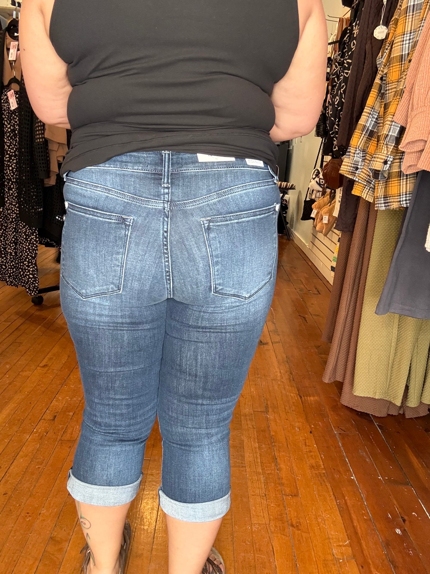 JUDY BLUE JORDYN CAPRI DENIM JEANS