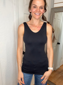 Bare Seamless Tank Black- Yelete