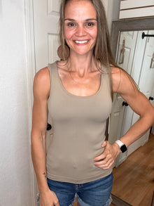 Luxe Round Neck Seamless Tank Mocha- Yelete