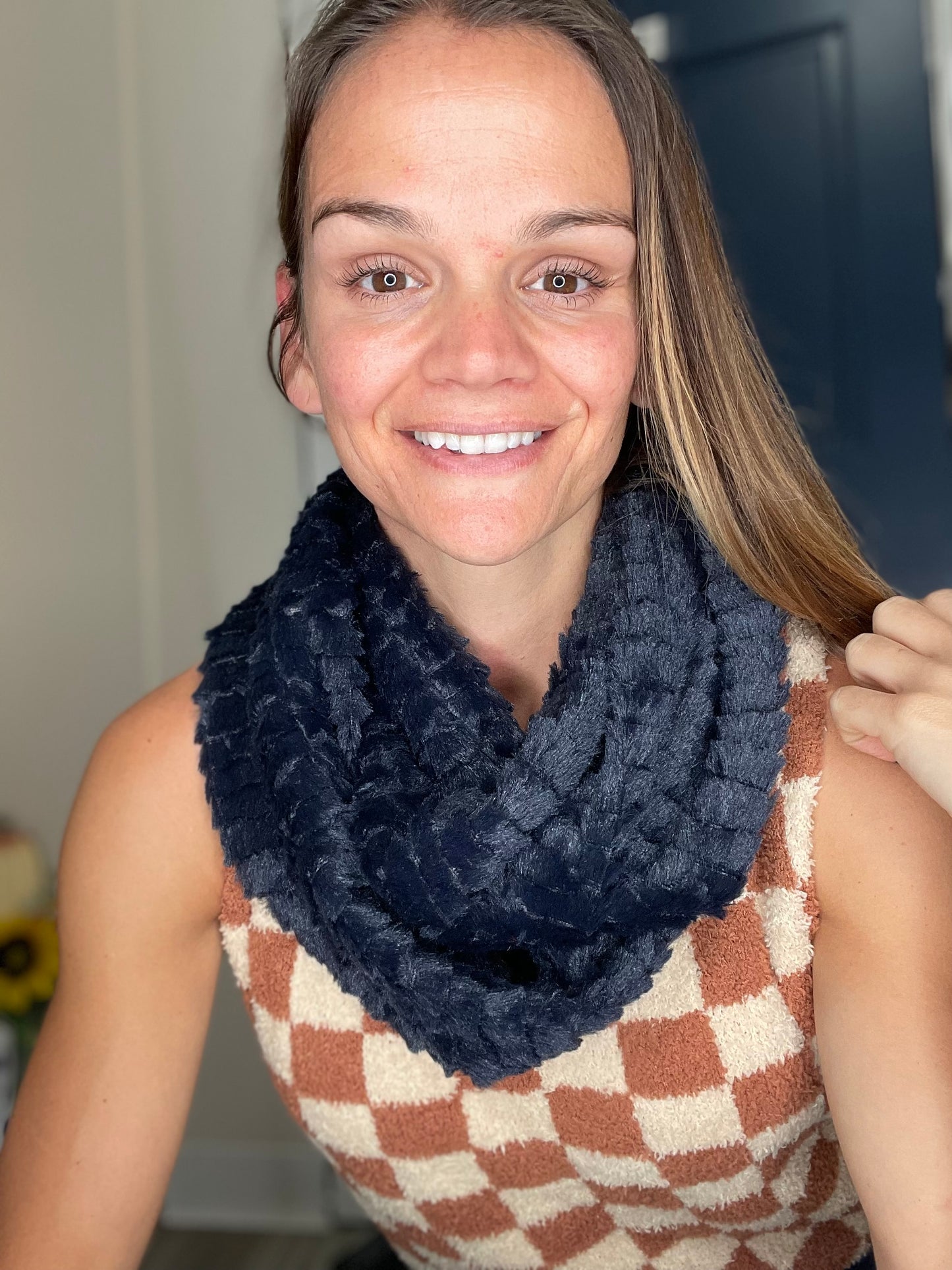 Solid faux fur infinity scarf Navy