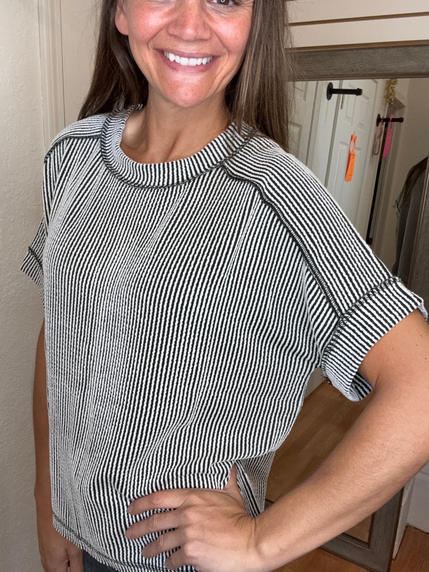 ZARIYAH SHORT SLEEVE TOP BLACK AND WHITE - ZENANA