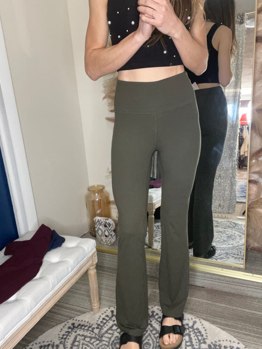 FLARED YOGA PANTS Olive