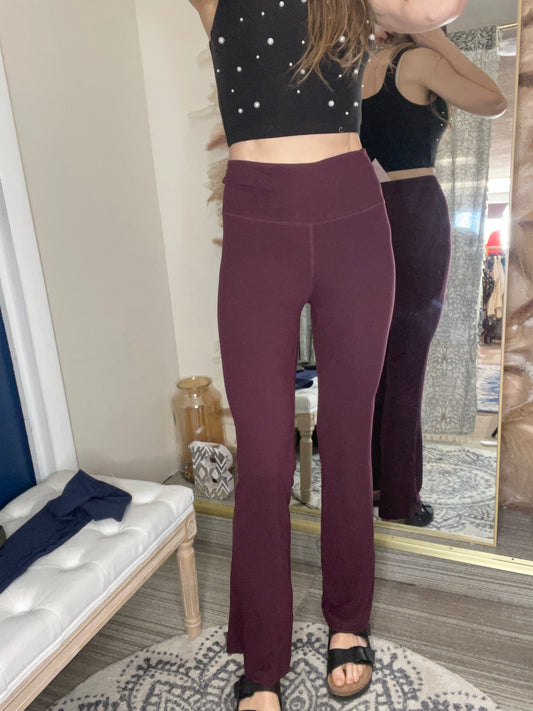 FLARED YOGA PANTS - Wine