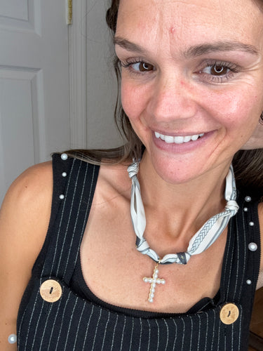 PEARL CROSS SCARF NECKLACE - WHAT’S HOT