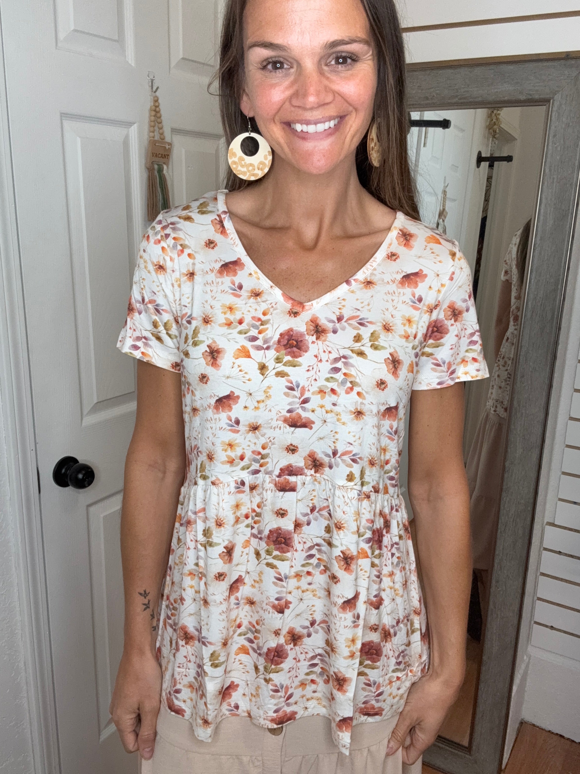 SARAH RUFFLE TOP HARVEST CHARM - MICHELLE MAE – B-Trendy Boutique