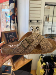 Jada Sandal Brown- Very G