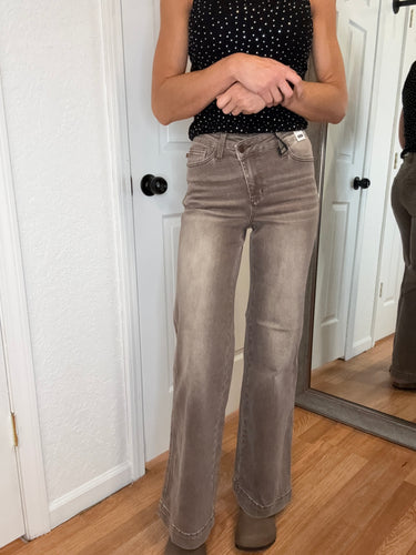 BETH WIDE LEG CROSS WAIST LT BROWN DENIM JEANS - JUDY BLUE