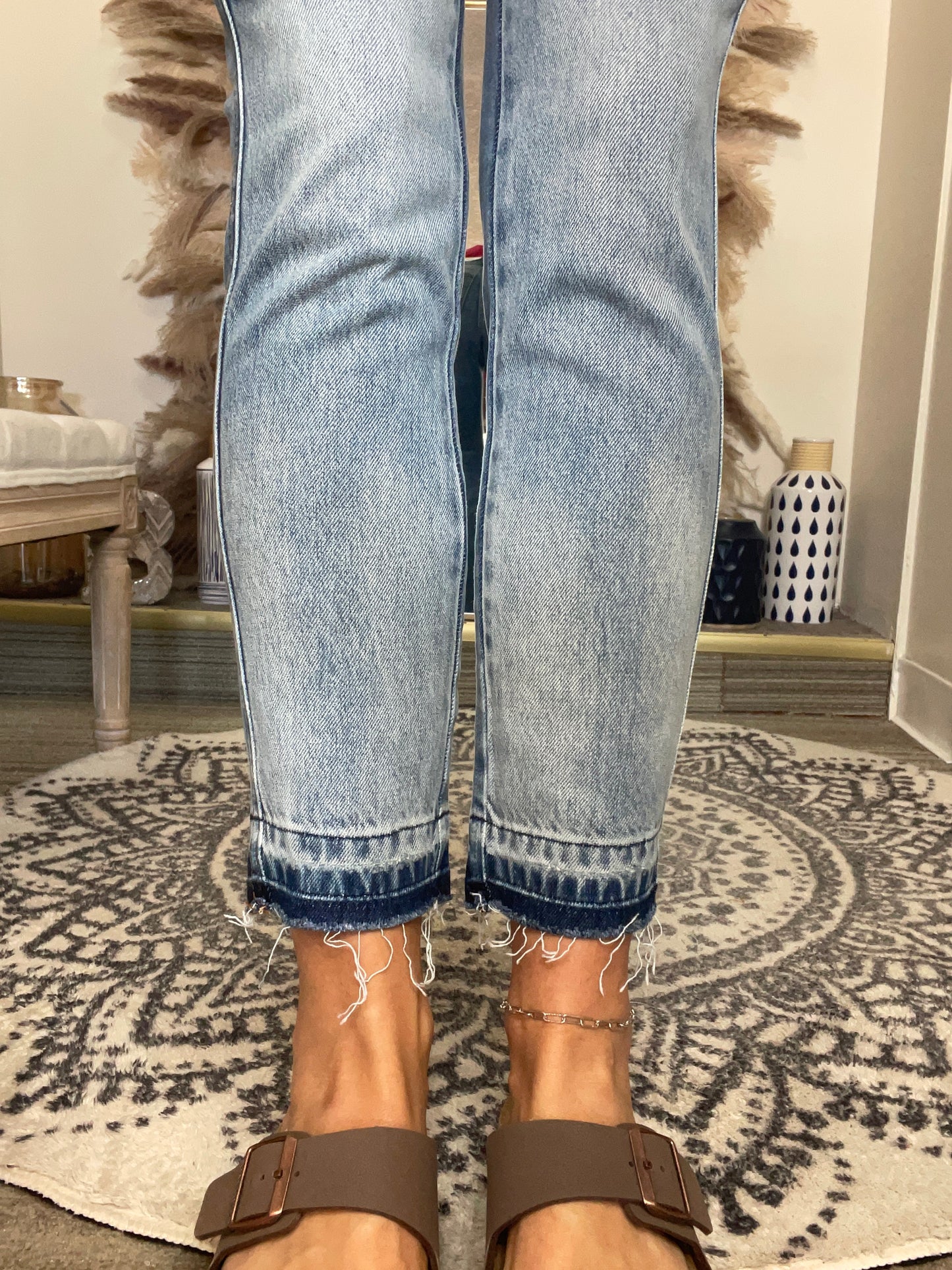 JUDY BLUE MIDRISE STRAIGHT LEG DENIM