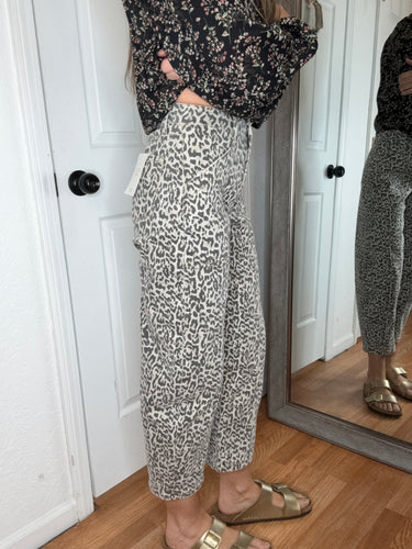 Zara Leopard Barrel Denim Jeans - Lovervet