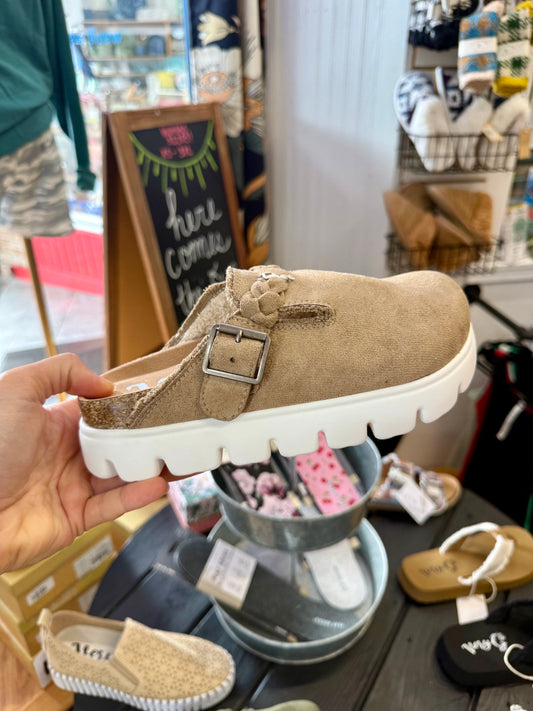 CALI CLOG SLIP ON SHOE TAUPE - VERY G