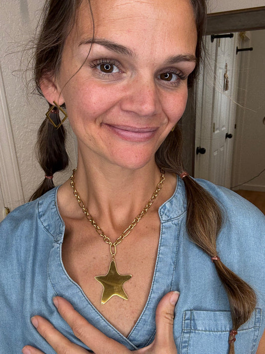 YOU'RE A STAR CHARM NECKLACE