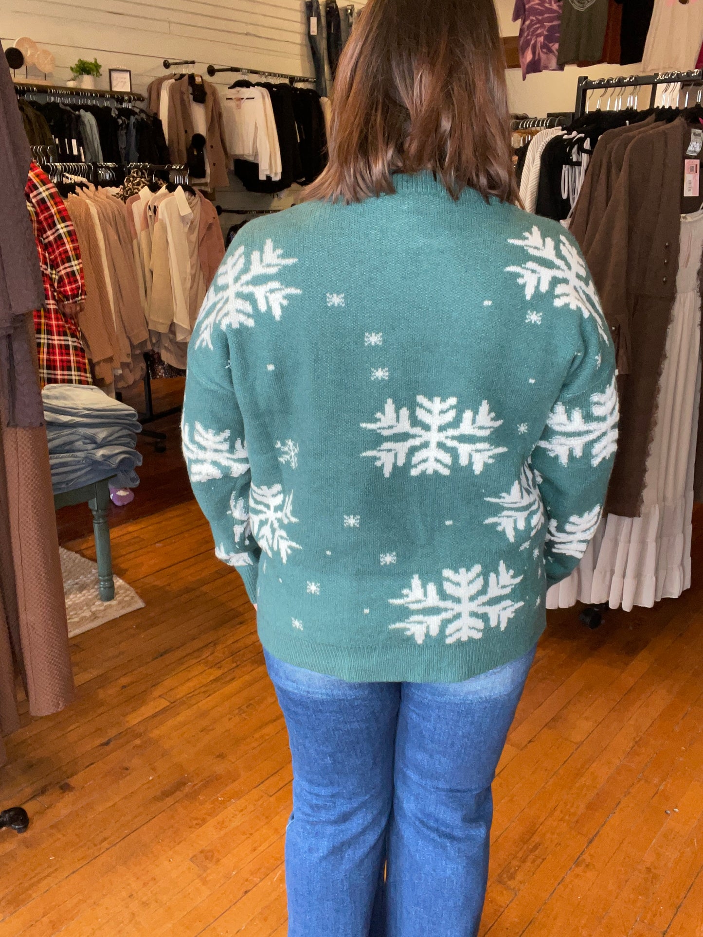 JUNIE - SNOWFLAKE SWEATER