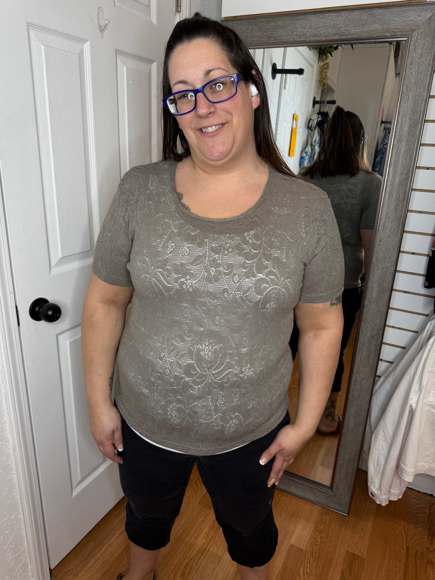 HEMY LACE MESH SHORT SLEEVE TOP - OLIVE - DAVI & DANI