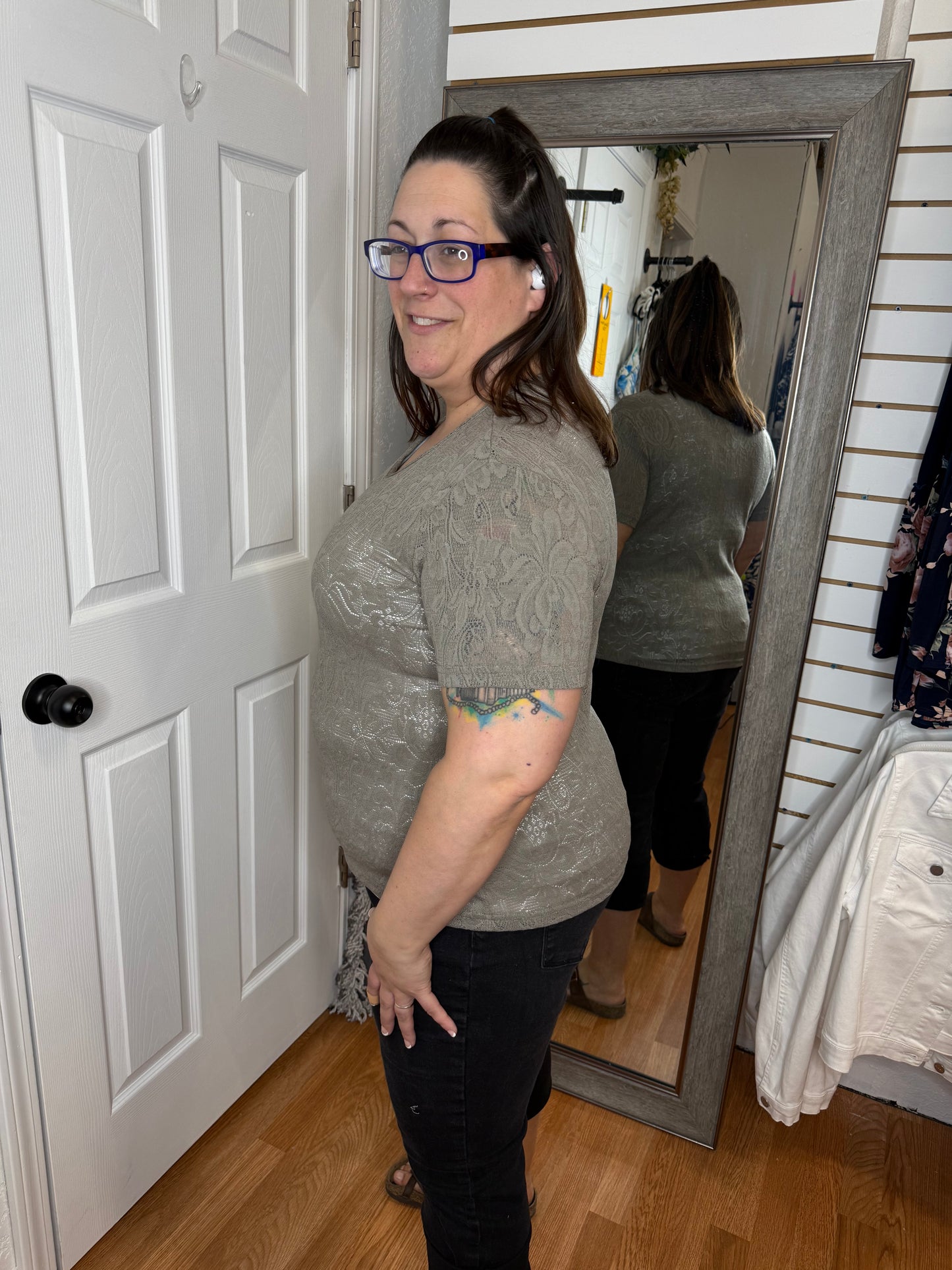 HEMY LACE MESH SHORT SLEEVE TOP - OLIVE - DAVI & DANI