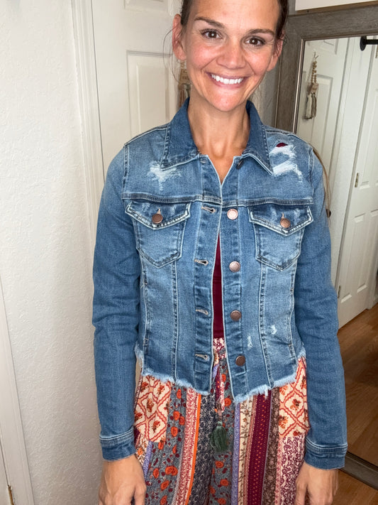 MAYLYNN DISTRESSED FRAYED HEM DENIM JACKET - RISEN