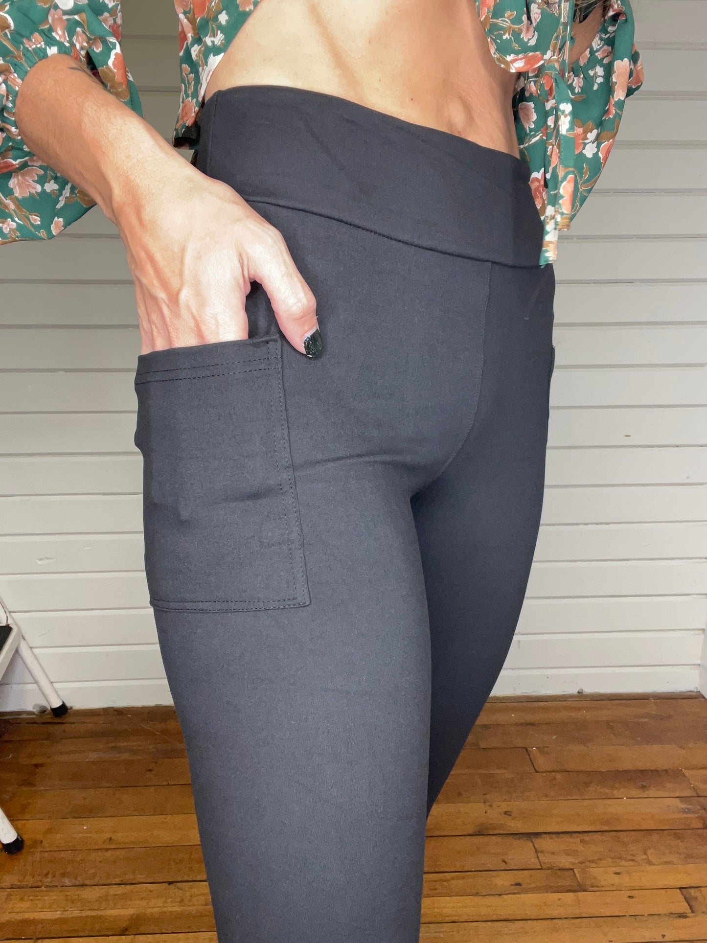 BLACK FULL-LENGTH Leggings with POCKETS