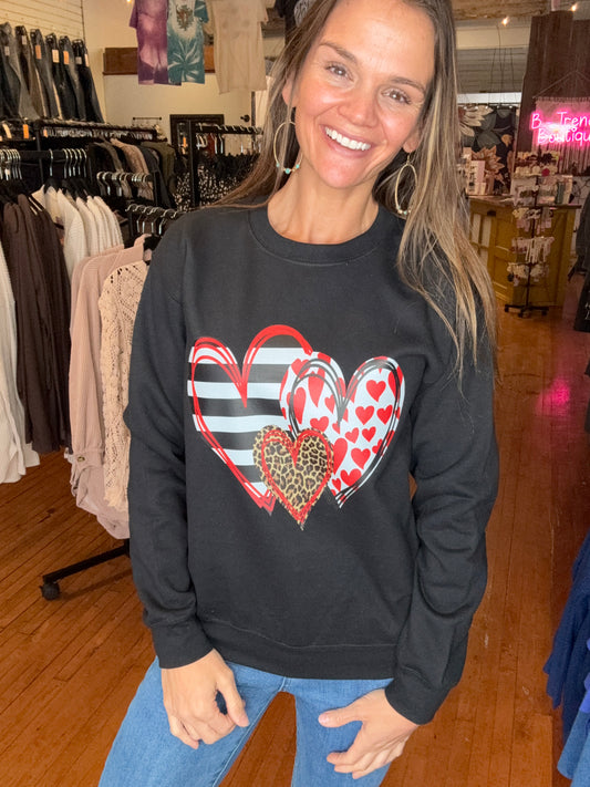 LENNIE - LEOPARD HEART GRAPHIC SWEATSHIRT