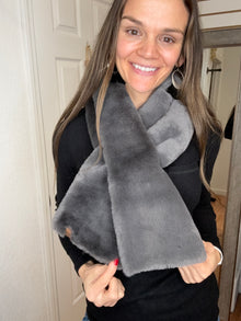 CHARLENE FAUX FUR SCARF DARK GREY- CC