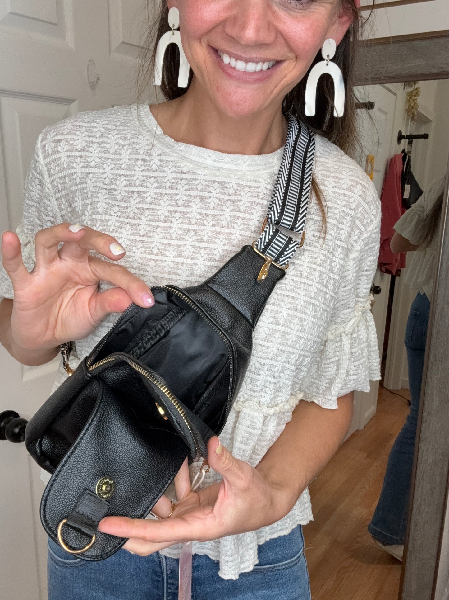 SELINA SLING BAG- BLACK