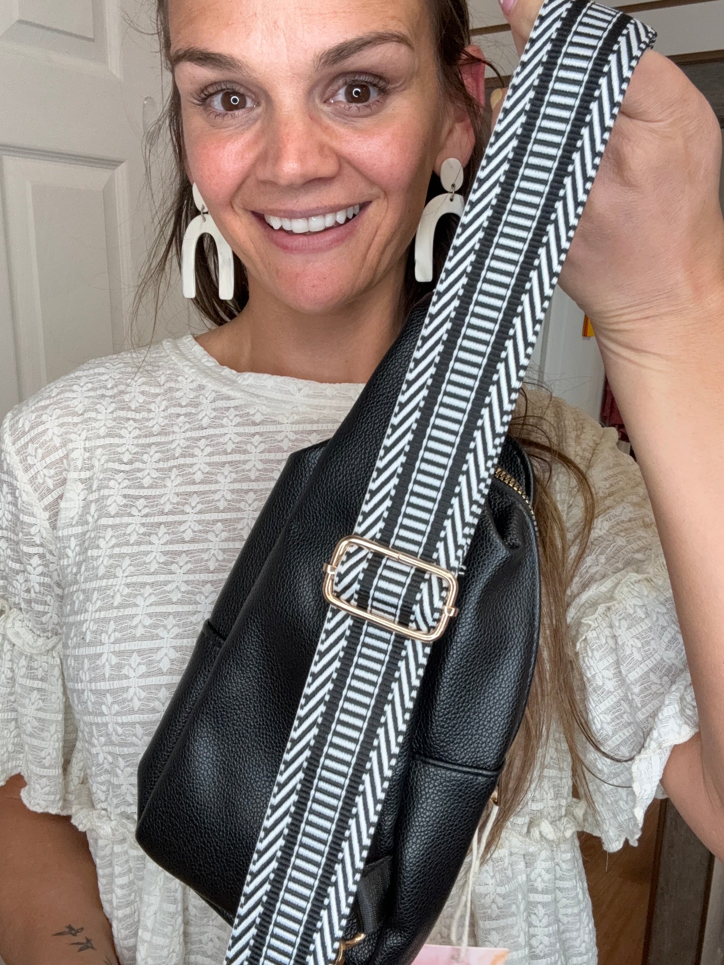 SELINA SLING BAG- BLACK
