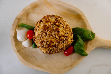 Italian Garlic Cheeseball Cheeseball - Salt Sisters
